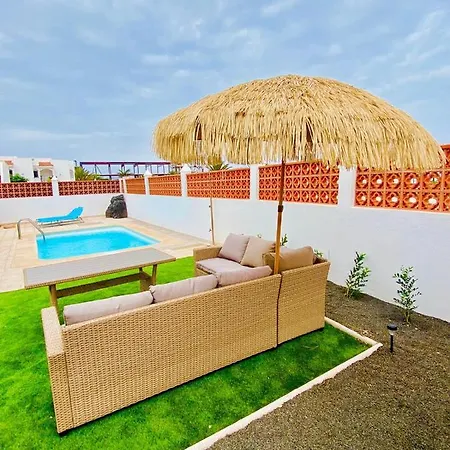 Golden Wave Surf Villa *